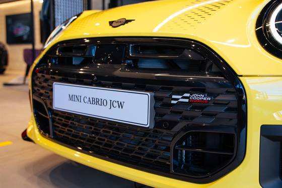 MINI COOPER 2.0 16V TWINPOWER GASOLINA JOHN COOPER WORKS CABRIO STEPTRONIC MINI COOPER 2.0 16V TWINPOWER GASOLINA JOHN COOPER WORKS CABRIO STEPTRONIC